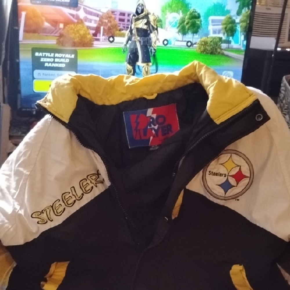 Pro Player Men's Puffer Jacket - Black, Yellow, and White